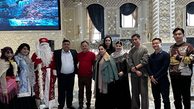 2024年，武漢耦合醫(yī)學(xué)和中亞的小伙伴一起跨年！